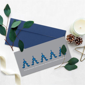 150x Weihnachtskarten-Set DIN Lang in Grau mit blauen Tannenbäumen und Text - Faltkarten mit Umschlägen DIN Lang Dunkelblau mit Haftklebung - Weihnachtsgrüße für Firmen und Privat