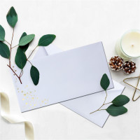 25x Briefumschläge mit Metallic Sternen - DIN Lang - Gold geprägter Sternenregen - Farbe: weiß, Nassklebung, 100 g/m² - 110 x 220 mm - ideal für Weihnachten