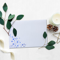 50x Weihnachts-Briefumschläge - DIN C6 - mit Blau-Metallic geprägtem Sternenregen -Farbe: Weiß - Nassklebung, 90 g/m² - 114 x 162 mm - Marke: GUSTAV NEUSER