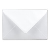 Briefumschläge in Weiss - 50 Stück - Kuverts in DIN B6 Format 125 x 185 mm - 120 Gramm pro m² - Größer als DIN B6 für besonders dicke Faltkarten - Nassklebung - ideal für Weihnachten und Einladungen