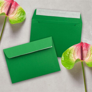 25x Briefumschläge Grün DIN C6 Format 11,4 x 16,2 cm - Haftklebung - Kuverts ohne Fenster - Weihnachten, Grußkarten & Einladungen - Für A6 & A4 Papier