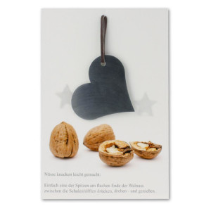 Grußkarte Doppelkarte mit echtem Edelstahl-Nussknacker Form Herz und Lederband inklusive Umschlag in Naturweiß Format DIN B6